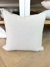 Load image into Gallery viewer, 22&quot;x22&quot; Custom Pillows
