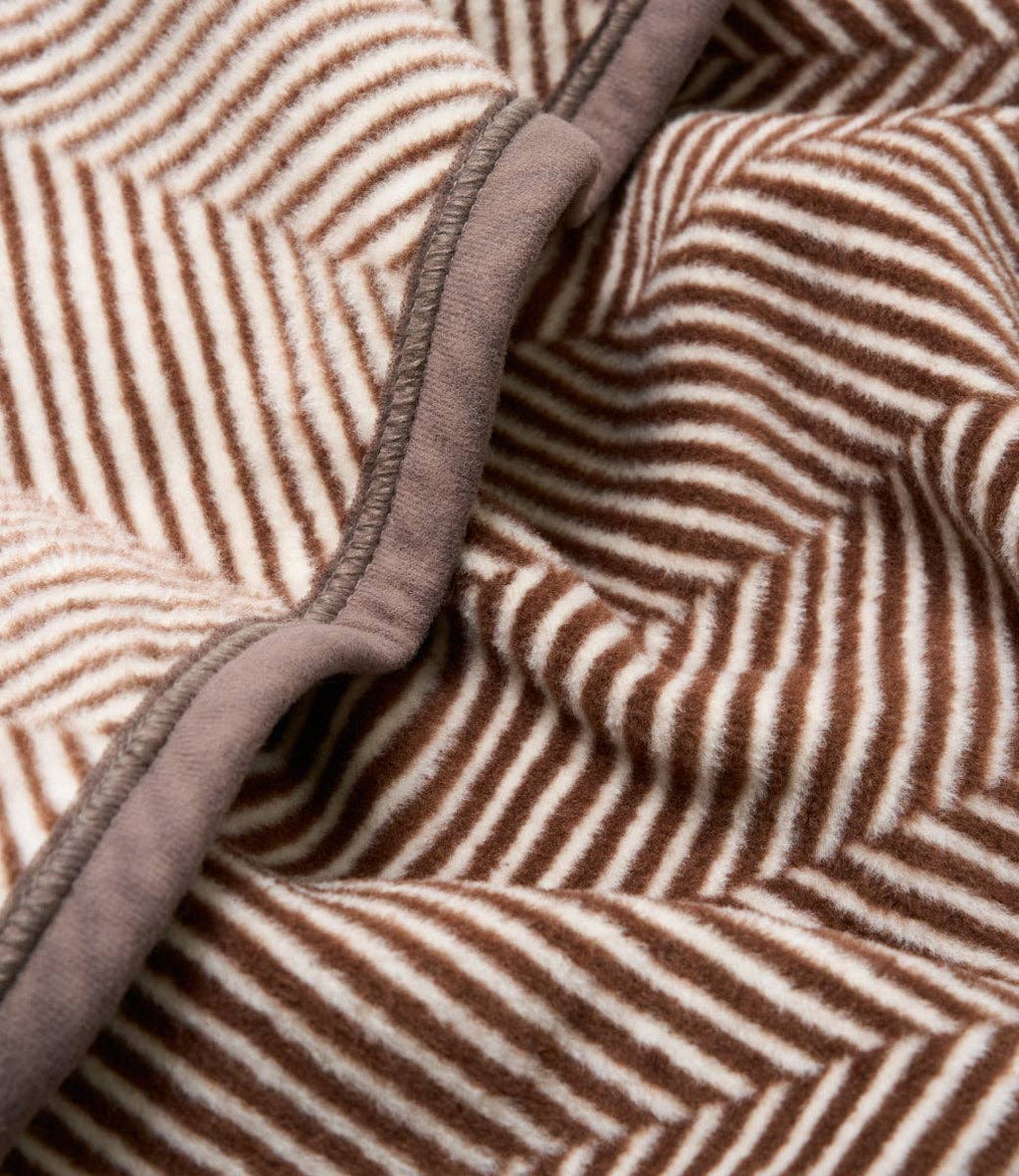 Harborview Herringbone Chocolate Blanket: Original